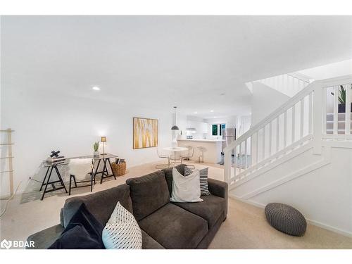 548 Oxbow Crescent, Collingwood, ON - Indoor Photo Showing Living Room