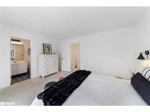 548 Oxbow Crescent, Collingwood, ON - Indoor Photo Showing Bedroom