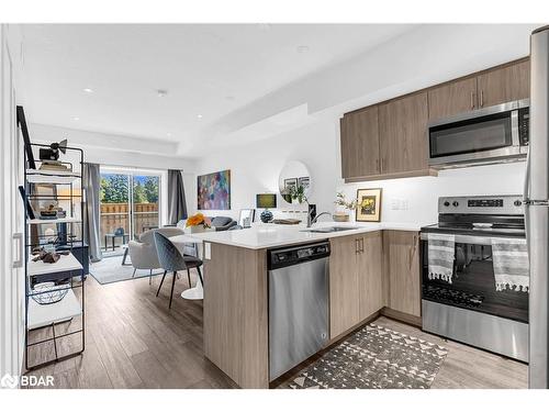 206-16 Markle Crescent, Hamilton, ON - Indoor Photo Showing Kitchen With Stainless Steel Kitchen