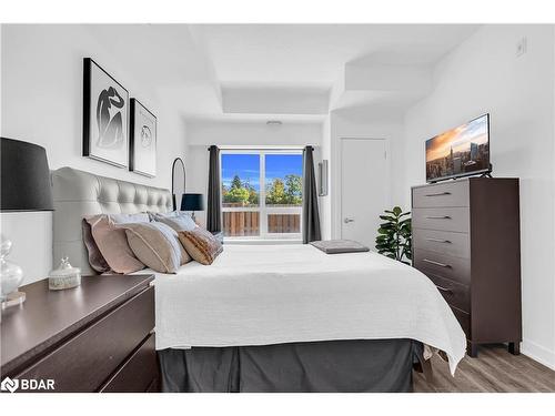 206-16 Markle Crescent, Hamilton, ON - Indoor Photo Showing Bedroom