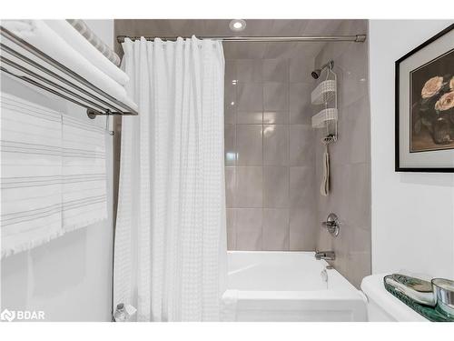 206-16 Markle Crescent, Hamilton, ON - Indoor Photo Showing Bathroom