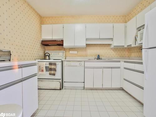 F19-288 Mill Road, Toronto, ON - Indoor Photo Showing Kitchen