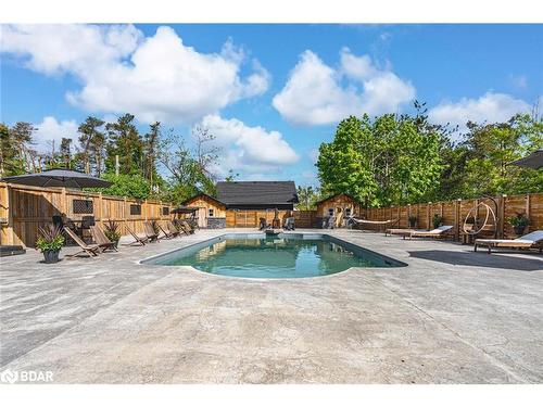 2484 Highway 11 S, Oro-Medonte, ON - Outdoor With In Ground Pool