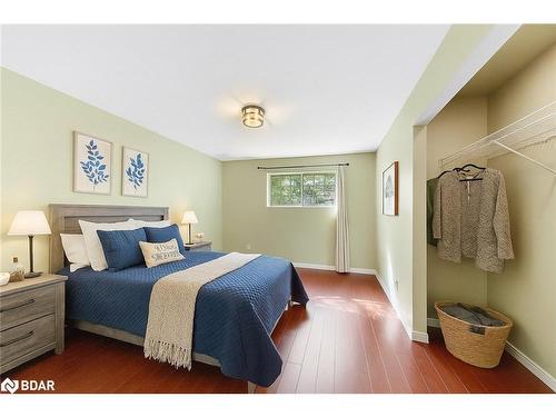 5830 Sunnidale Tosorontio, Clearview, ON - Indoor Photo Showing Bedroom