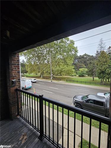 3-983 Main Street E, Hamilton, ON - Outdoor