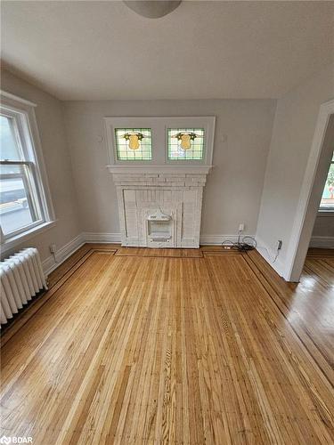 3-983 Main Street E, Hamilton, ON - Indoor With Fireplace