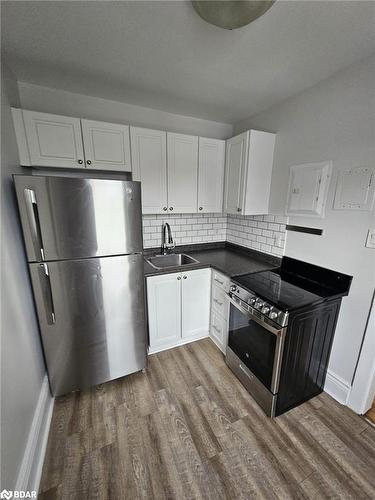 3-983 Main Street E, Hamilton, ON - Indoor Photo Showing Kitchen With Stainless Steel Kitchen