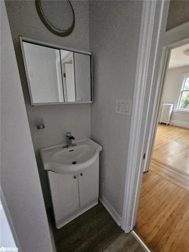 3-983 Main Street E, Hamilton, ON - Indoor Photo Showing Bathroom
