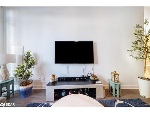 114-681 Yonge Street, Barrie, ON - Indoor