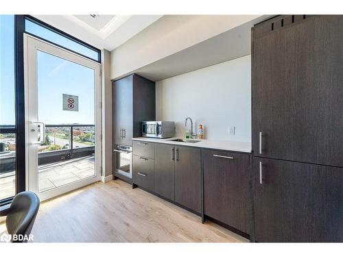 114-681 Yonge Street, Barrie, ON - Indoor