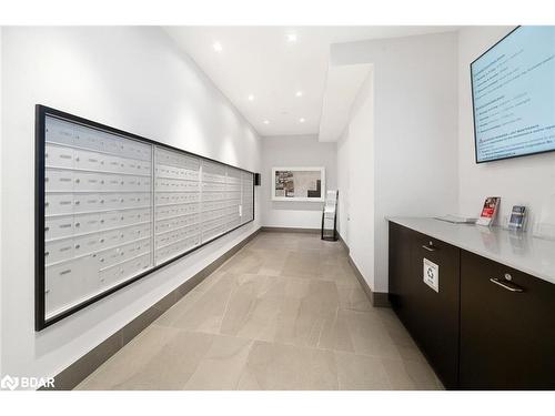 114-681 Yonge Street, Barrie, ON - Indoor Photo Showing Other Room