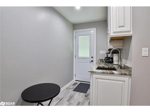105 Wellington Street, Gravenhurst, ON - Indoor Photo Showing Laundry Room