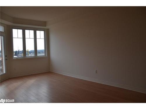 32-02-2420 Baronwood Drive, Oakville, ON - Indoor Photo Showing Other Room