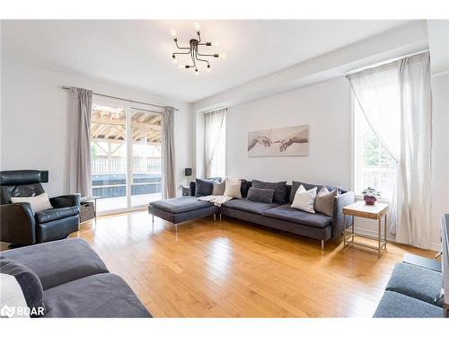 1 Carter Street, Bradford West Gwillimbury, ON - Indoor Photo Showing Living Room