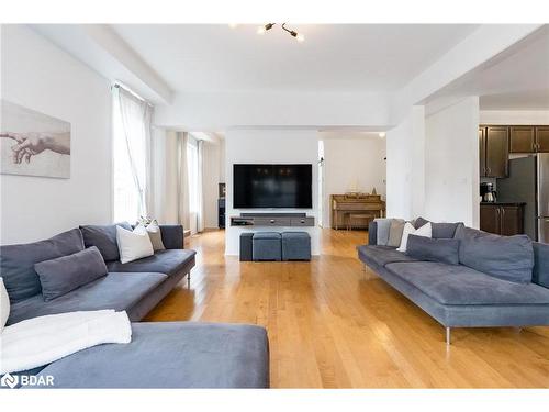 1 Carter Street, Bradford West Gwillimbury, ON - Indoor Photo Showing Living Room