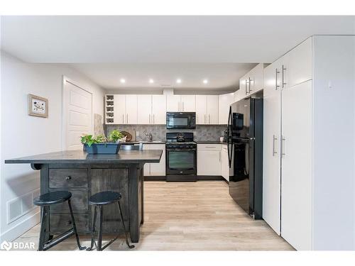 1 Carter Street, Bradford West Gwillimbury, ON - Indoor Photo Showing Kitchen