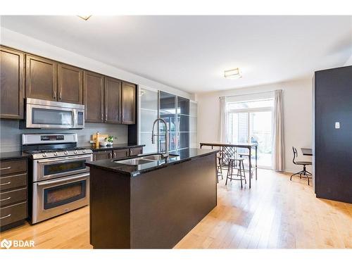 1 Carter Street, Bradford West Gwillimbury, ON - Indoor Photo Showing Kitchen