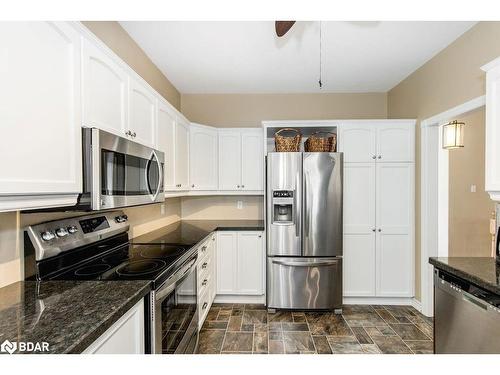 1 Bloxham Place, Barrie, ON - Indoor Photo Showing Kitchen