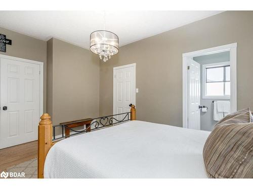 1 Bloxham Place, Barrie, ON - Indoor Photo Showing Bedroom