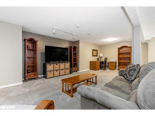 1 Bloxham Place, Barrie, ON - Indoor Photo Showing Living Room
