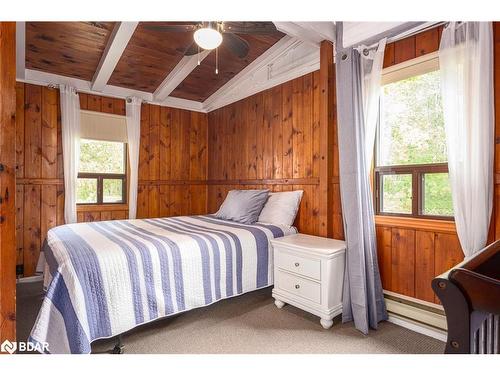 1123 Severn River Road, Gravenhurst, ON - Indoor Photo Showing Bedroom