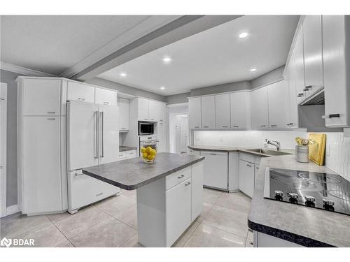 31 Lower Horning Road, Hamilton, ON - Indoor Photo Showing Kitchen