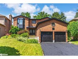 21 Autumn Lane  Barrie, ON L4N 6G8