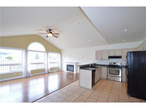 58 Bloxham Place, Barrie, ON - Indoor Photo Showing Kitchen