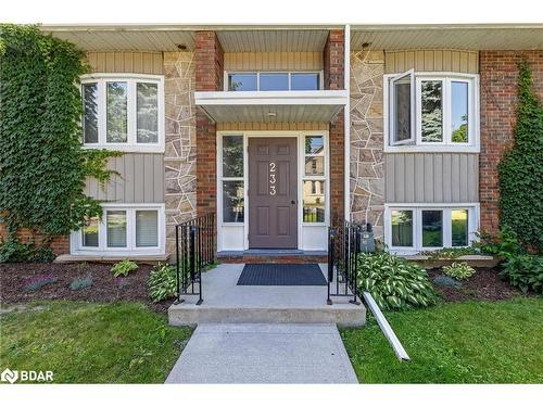 233 Westminster Drive S, Cambridge, ON - Outdoor With Facade