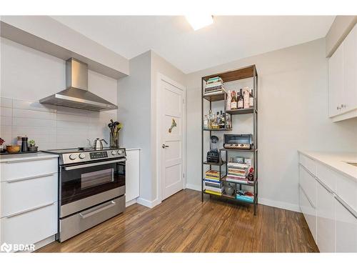 233 Westminster Drive S, Cambridge, ON - Indoor Photo Showing Kitchen