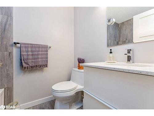 233 Westminster Drive S, Cambridge, ON - Indoor Photo Showing Bathroom