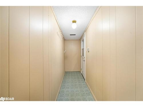 99 Marshall Street, Barrie, ON - Indoor Photo Showing Other Room