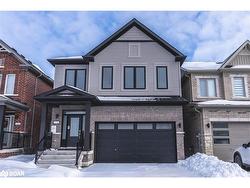 176 Durham Avenue  Barrie, ON L9J 0Z4