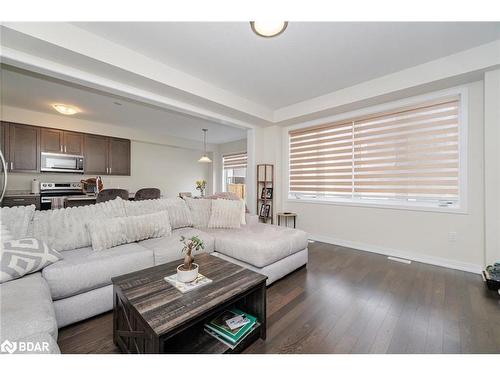 128 Whithorn Crescent, Haldimand, ON - Indoor Photo Showing Living Room