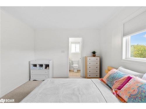 75 Bird Street, Barrie, ON - Indoor Photo Showing Bedroom