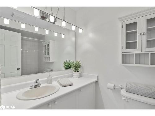 75 Bird Street, Barrie, ON - Indoor Photo Showing Bathroom