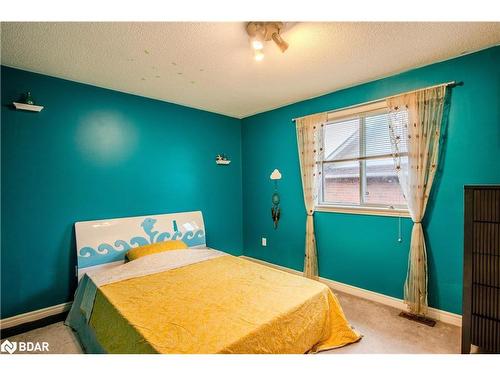 63 Gore Drive, Barrie, ON - Indoor Photo Showing Bedroom