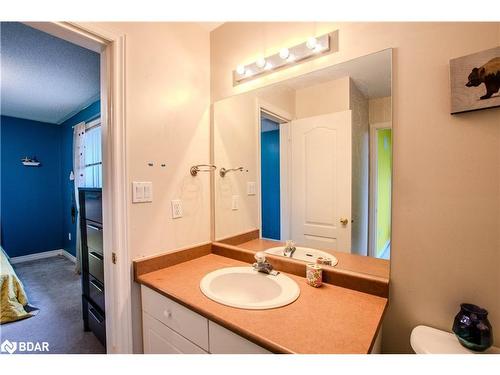 63 Gore Drive, Barrie, ON - Indoor Photo Showing Bathroom