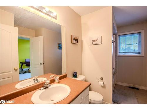 63 Gore Drive, Barrie, ON - Indoor Photo Showing Bathroom