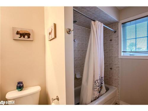 63 Gore Drive, Barrie, ON - Indoor Photo Showing Bathroom