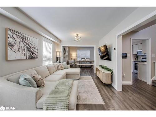 155 Cunningham Drive, Barrie, ON - Indoor Photo Showing Living Room