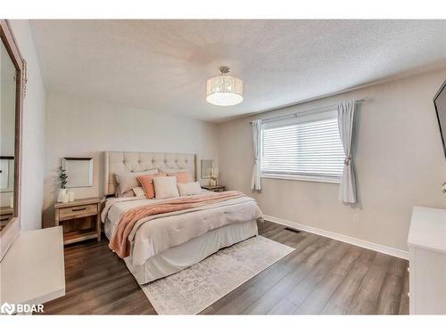 155 Cunningham Drive, Barrie, ON - Indoor Photo Showing Bedroom