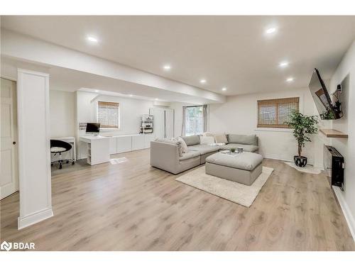 155 Cunningham Drive, Barrie, ON - Indoor