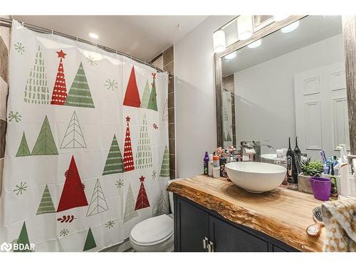 69 Fox Run, Barrie, ON - Indoor Photo Showing Bathroom