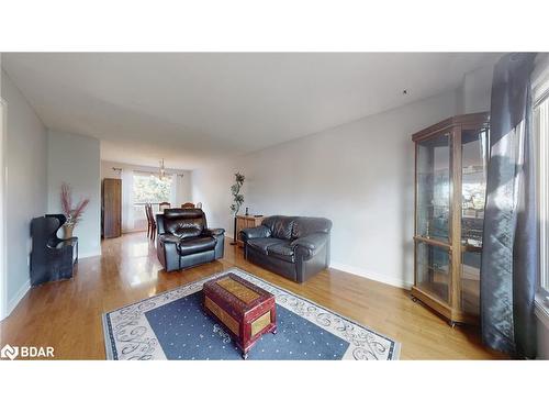 4 Trillium Crescent, Barrie, ON - Indoor Photo Showing Living Room
