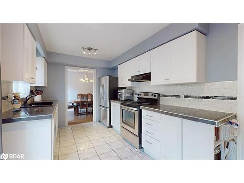 4 Trillium Crescent, Barrie, ON - Indoor Photo Showing Kitchen