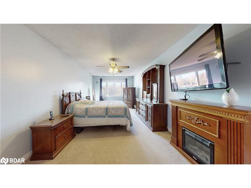4 Trillium Crescent, Barrie, ON - Indoor Photo Showing Bedroom