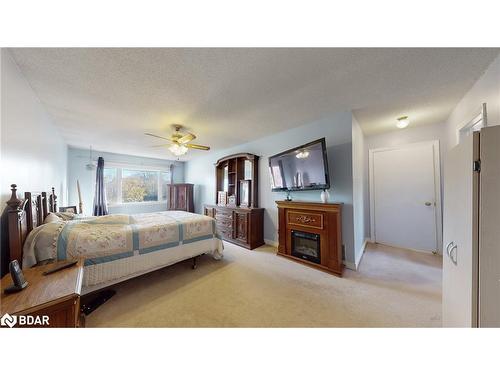 4 Trillium Crescent, Barrie, ON - Indoor Photo Showing Bedroom