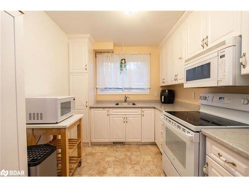 29 Chaucer Crescent, Barrie, ON - Indoor Photo Showing Kitchen