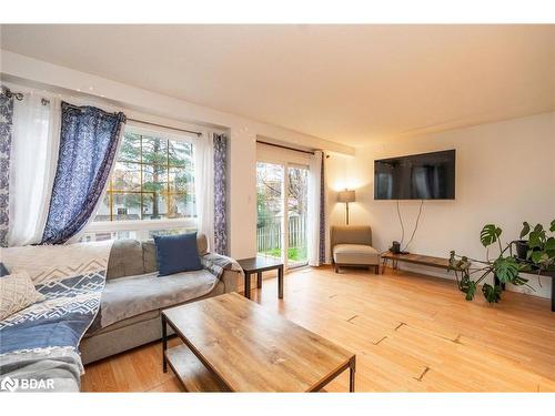 29 Chaucer Crescent, Barrie, ON - Indoor Photo Showing Living Room